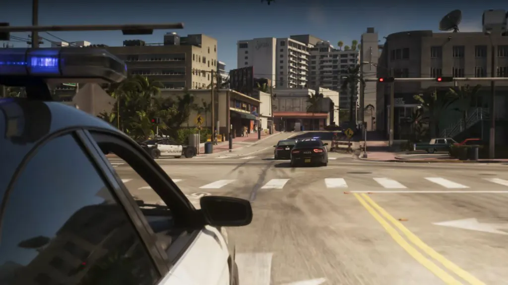 GTA 6: inseguimento polizia su boulevard a Vice City