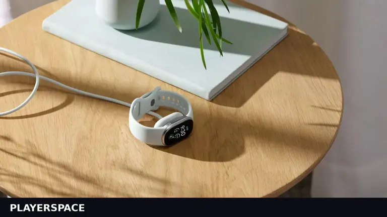 Fitbit Edge arriva in Italia a 179,99 €: display, GPS e batteria sostituibile